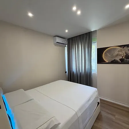 Lägenhet Damian House Luxury